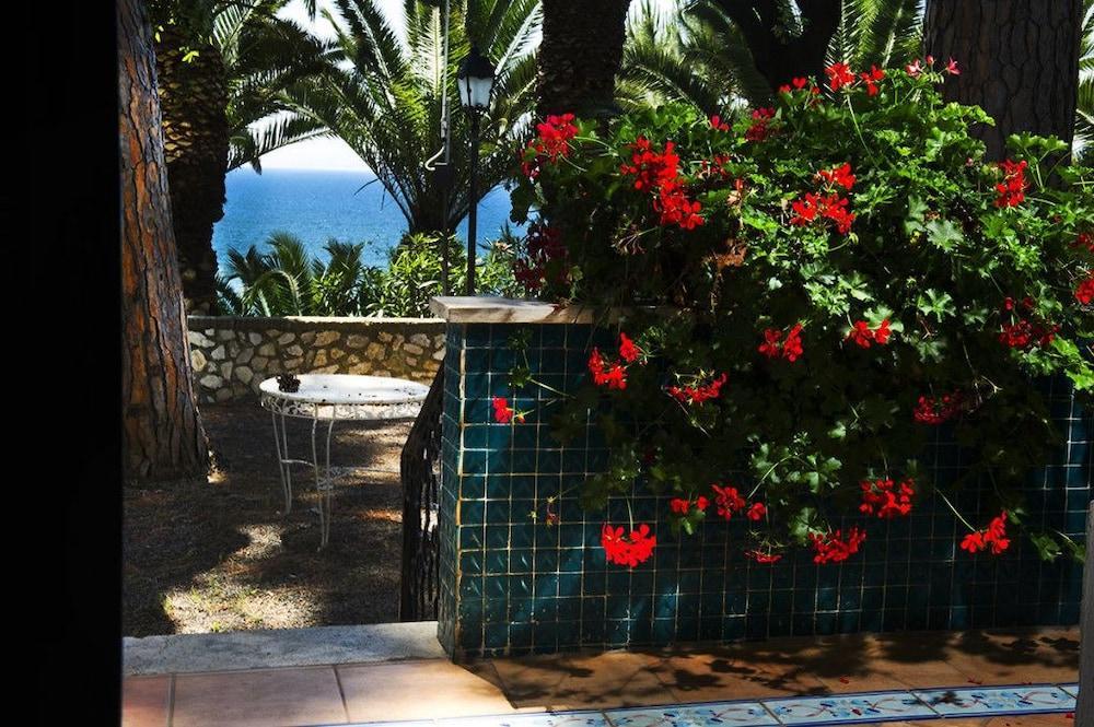 Grande Albergo Miramare Formia Bagian luar foto