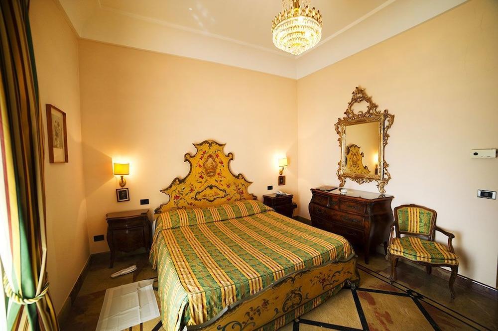 Grande Albergo Miramare Formia Bagian luar foto