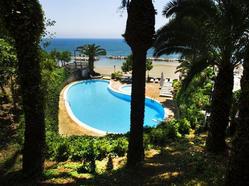 Grande Albergo Miramare Formia Bagian luar foto