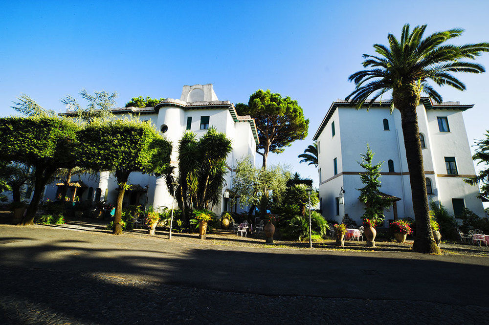 Grande Albergo Miramare Formia Bagian luar foto