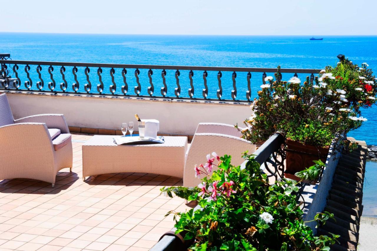 Grande Albergo Miramare Formia Bagian luar foto