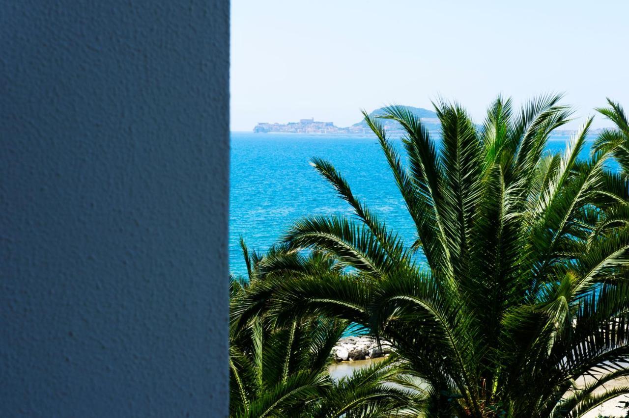 Grande Albergo Miramare Formia Bagian luar foto