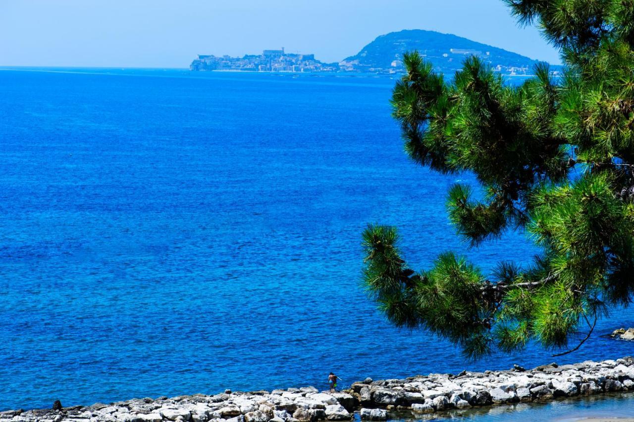 Grande Albergo Miramare Formia Bagian luar foto