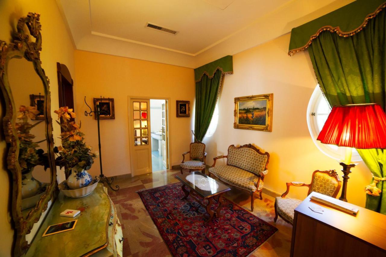 Grande Albergo Miramare Formia Bagian luar foto