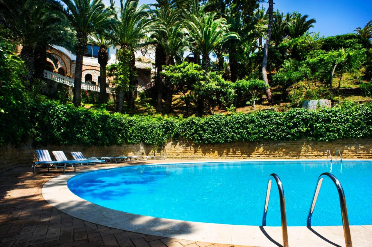 Grande Albergo Miramare Formia Bagian luar foto