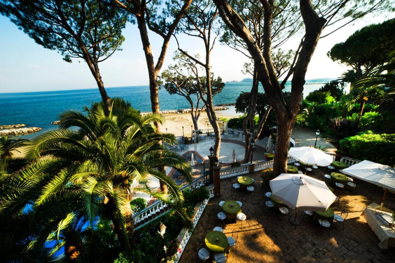 Grande Albergo Miramare Formia Bagian luar foto
