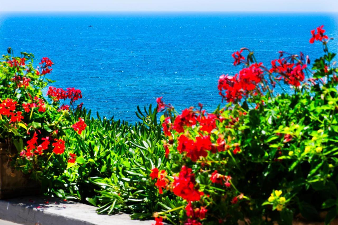 Grande Albergo Miramare Formia Bagian luar foto