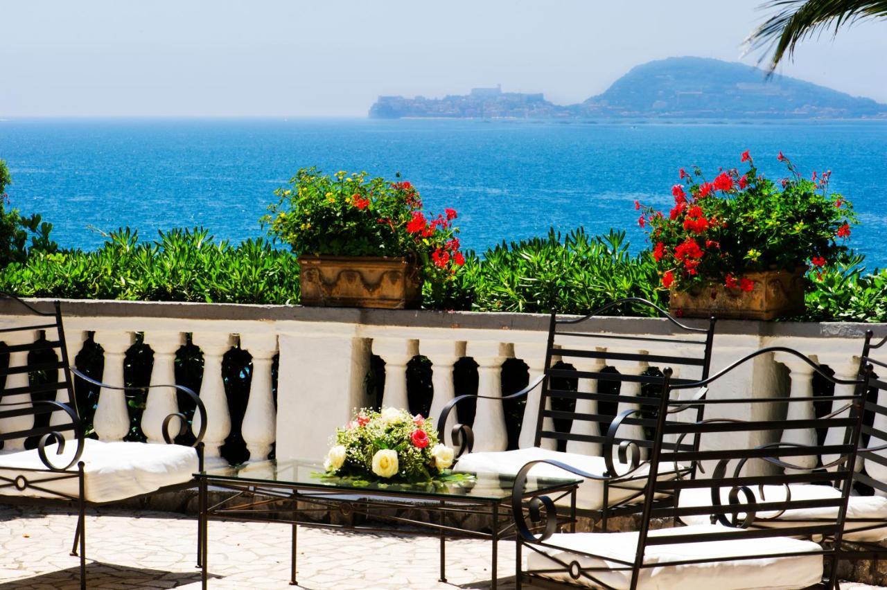 Grande Albergo Miramare Formia Bagian luar foto
